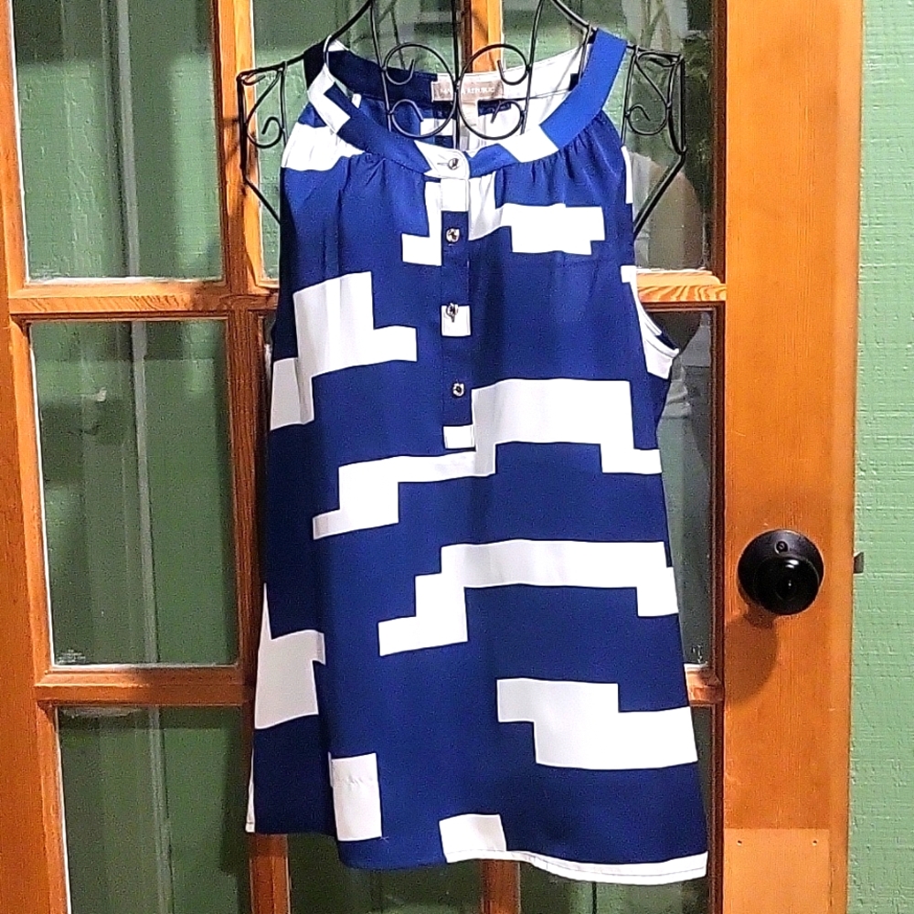 Sleeveless lightweight navy and white blouse from Banana Republic, size small